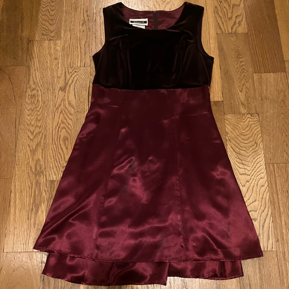 Allyson II San Francisco Vintage Dress Size 8 Velvet Red Vintage For Repair